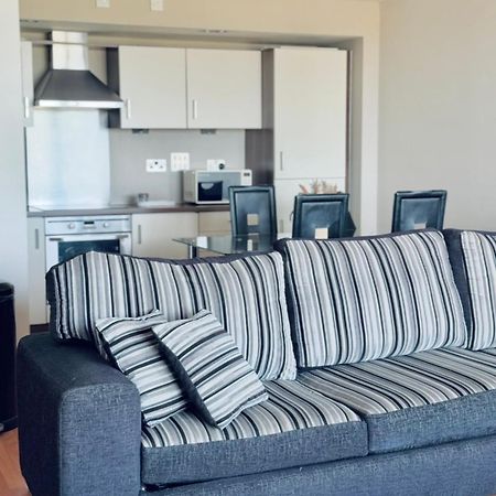 Modern Two Bedroom Apartments エディンバラ エクステリア 写真