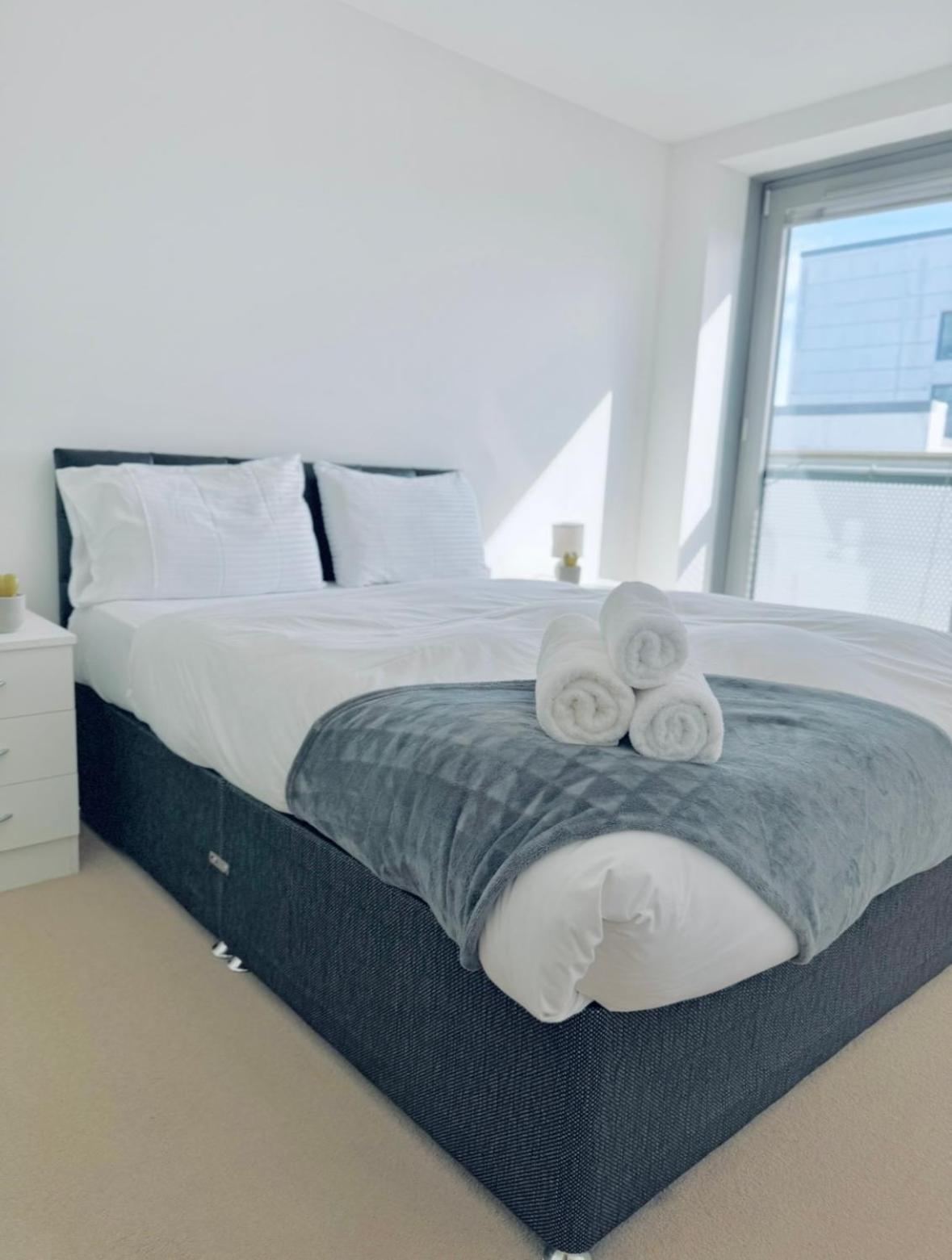 Modern Two Bedroom Apartments エディンバラ エクステリア 写真