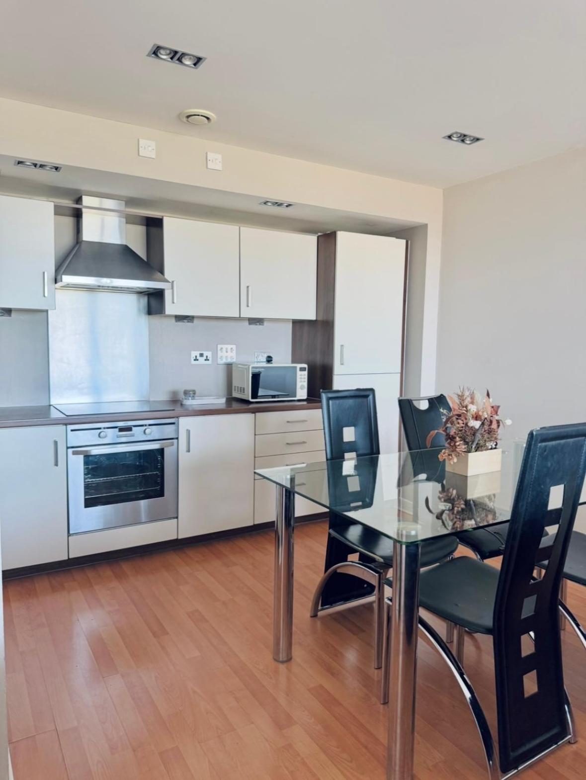 Modern Two Bedroom Apartments エディンバラ エクステリア 写真