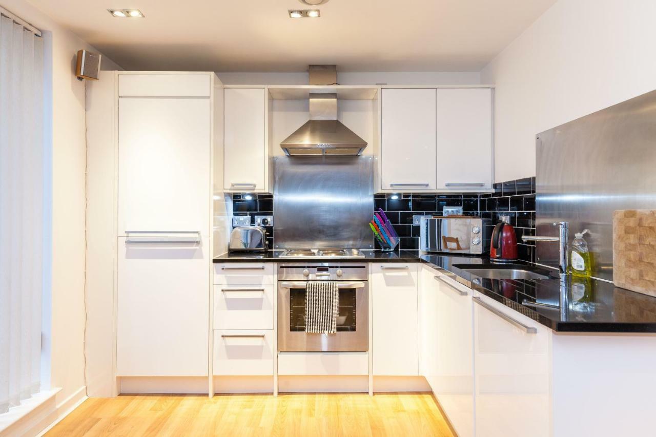 Modern Two Bedroom Apartments エディンバラ エクステリア 写真