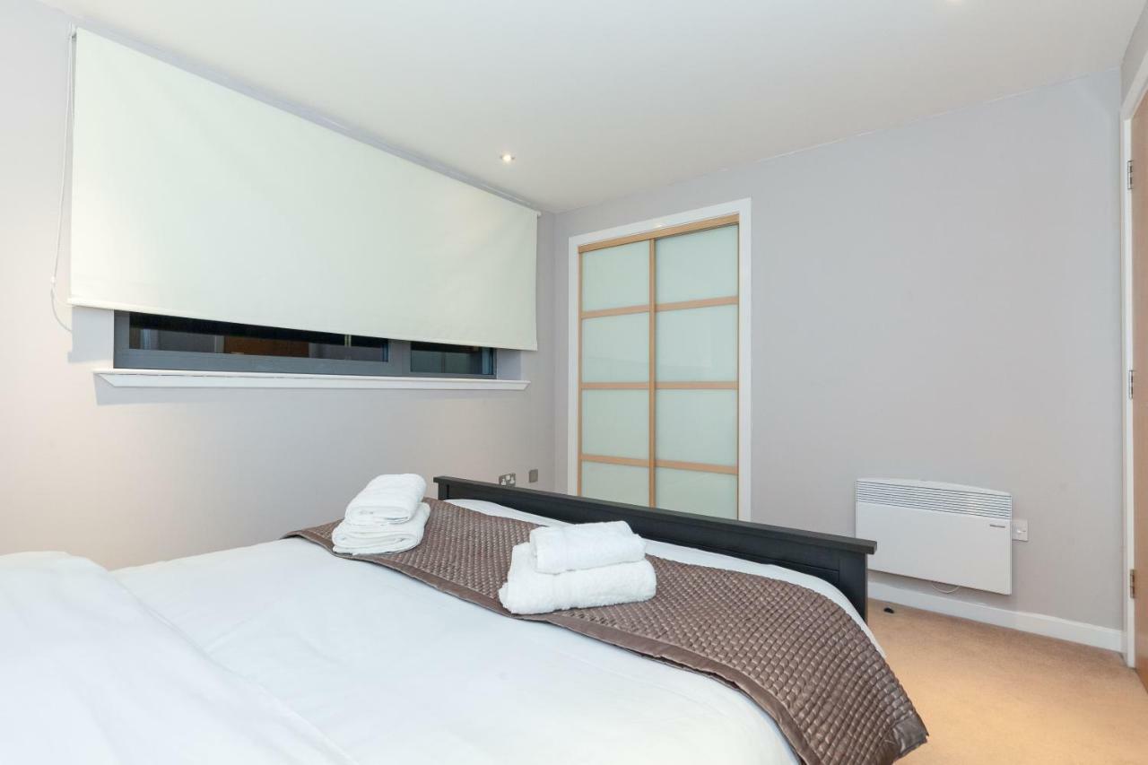 Modern Two Bedroom Apartments エディンバラ エクステリア 写真