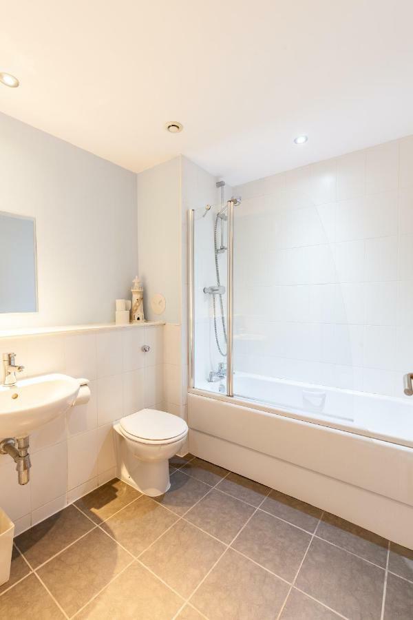 Modern Two Bedroom Apartments エディンバラ エクステリア 写真